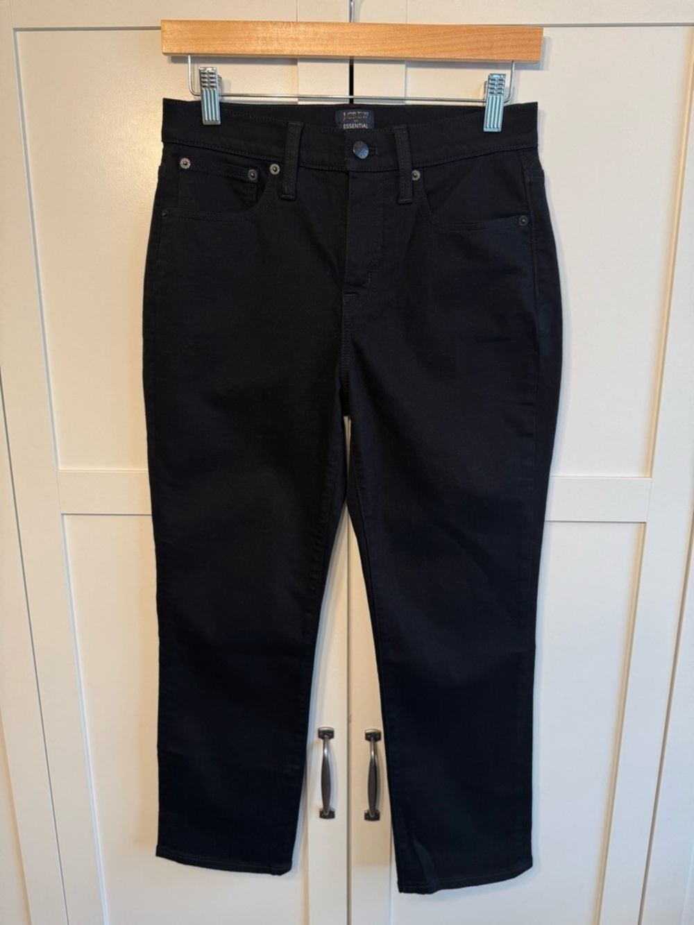 J.Crew Factory Essential Straight Jean in All-Day Stretch in Black 26P Petite - Picture 3 of 5